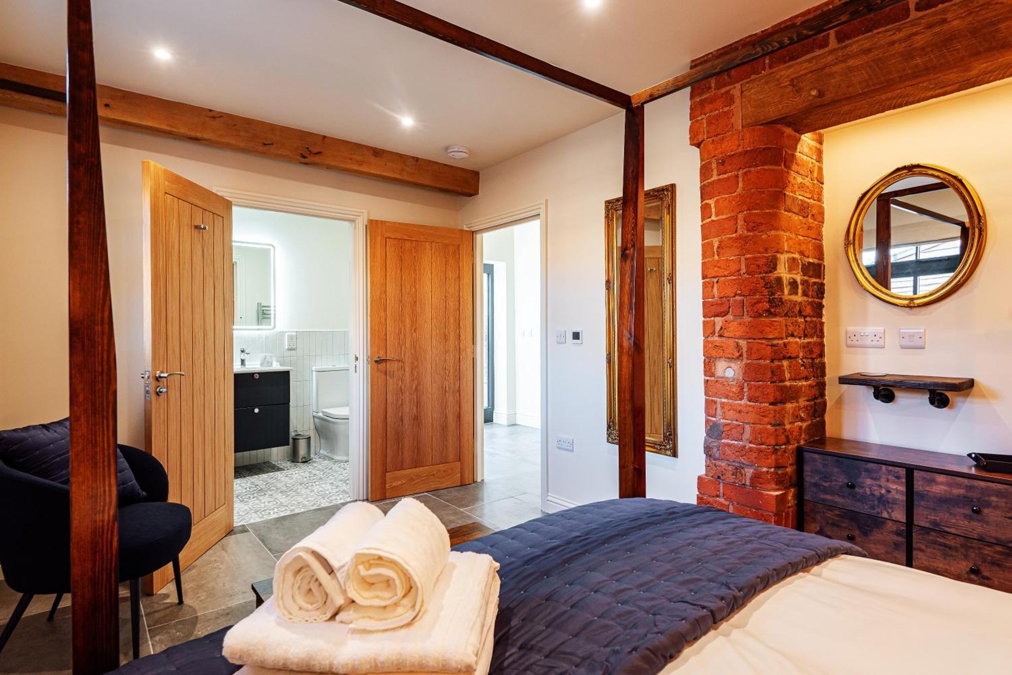 Pigeon House - Unique Barn With Private Garden, Hot Tub And Wood Burner Villa ชรูว์สเบอรี ภายนอก รูปภาพ