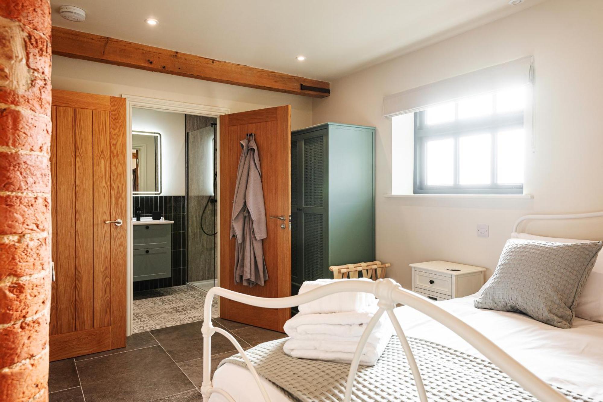 Pigeon House - Unique Barn With Private Garden, Hot Tub And Wood Burner Villa ชรูว์สเบอรี ภายนอก รูปภาพ