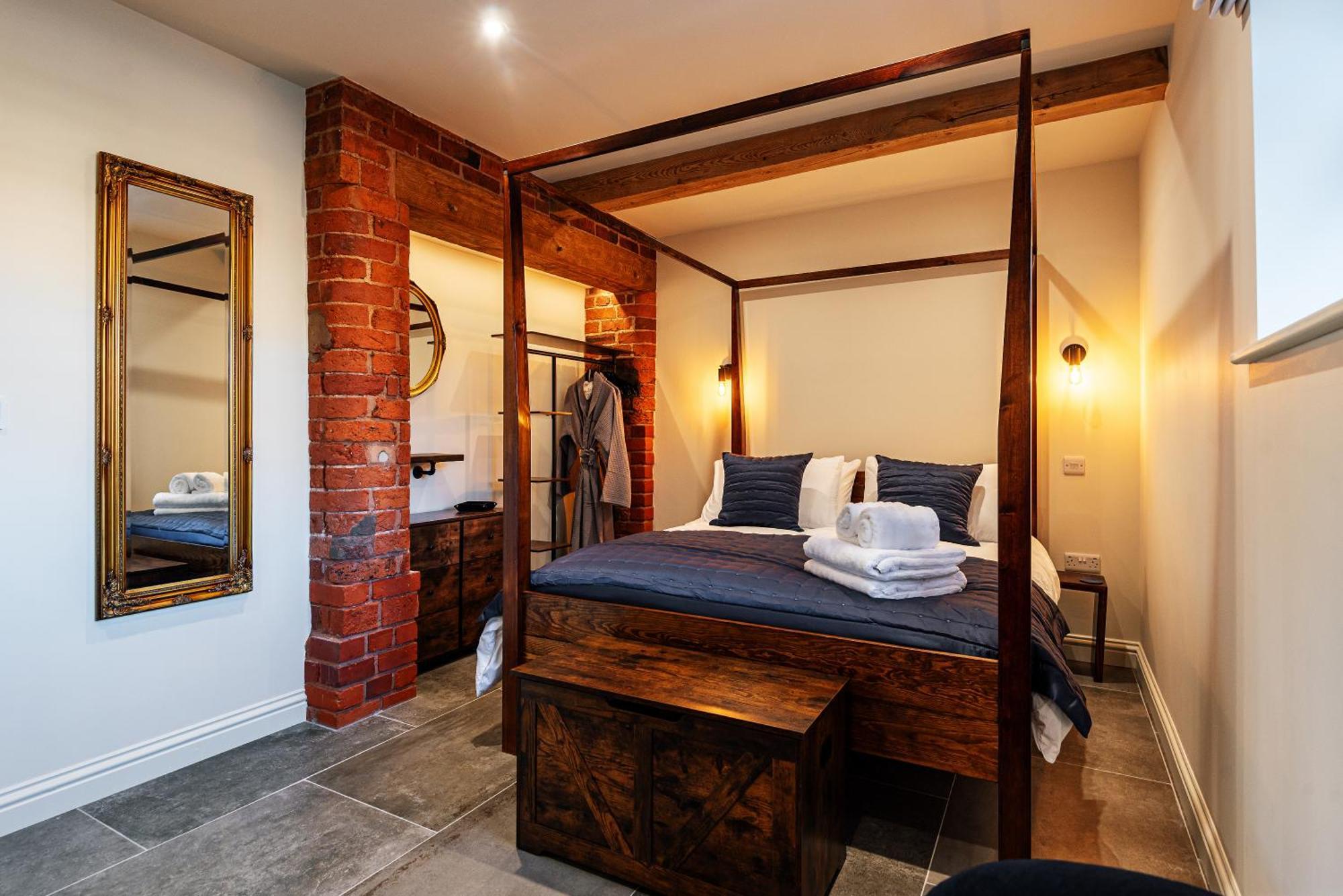 Pigeon House - Unique Barn With Private Garden, Hot Tub And Wood Burner Villa ชรูว์สเบอรี ภายนอก รูปภาพ