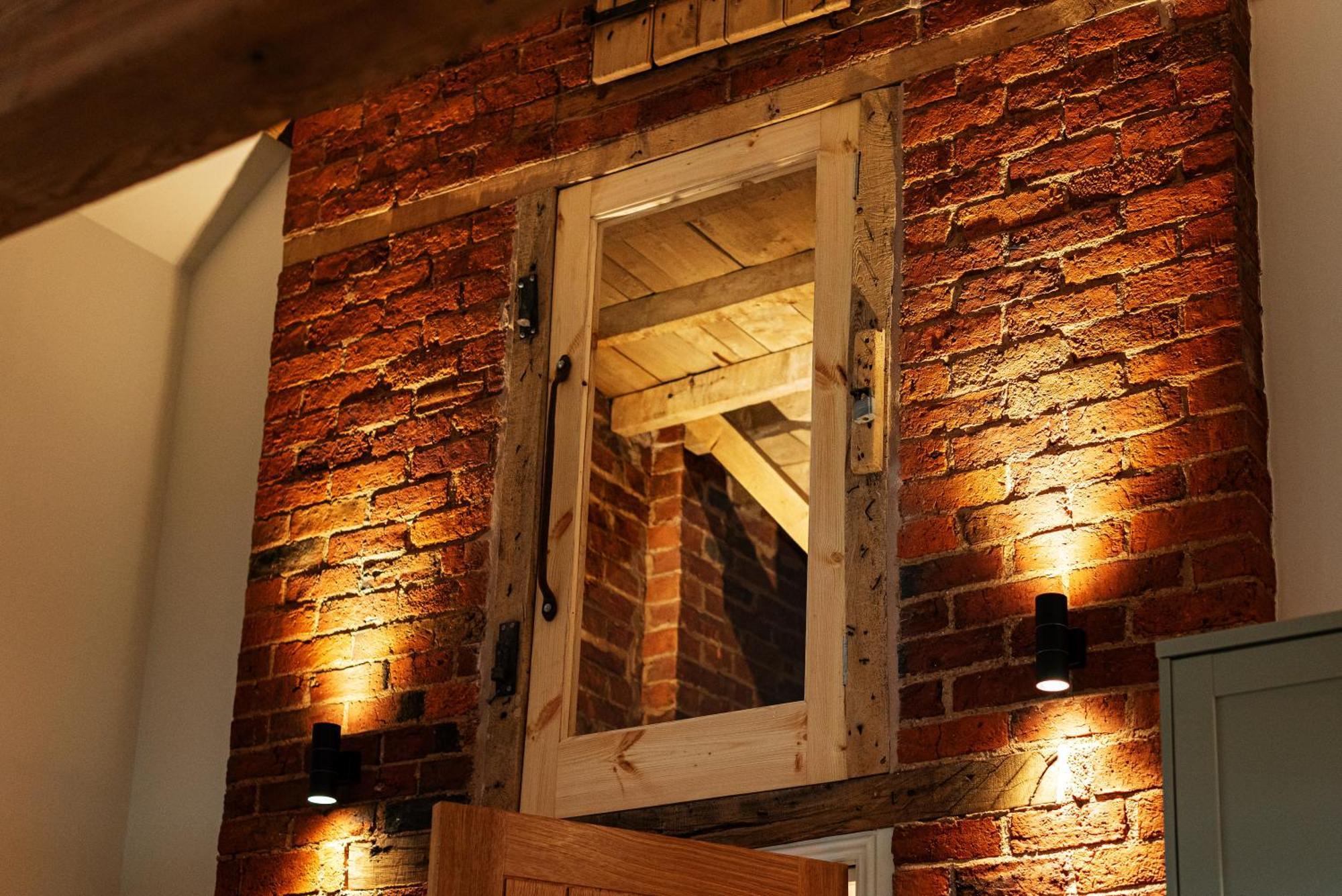 Pigeon House - Unique Barn With Private Garden, Hot Tub And Wood Burner Villa ชรูว์สเบอรี ภายนอก รูปภาพ