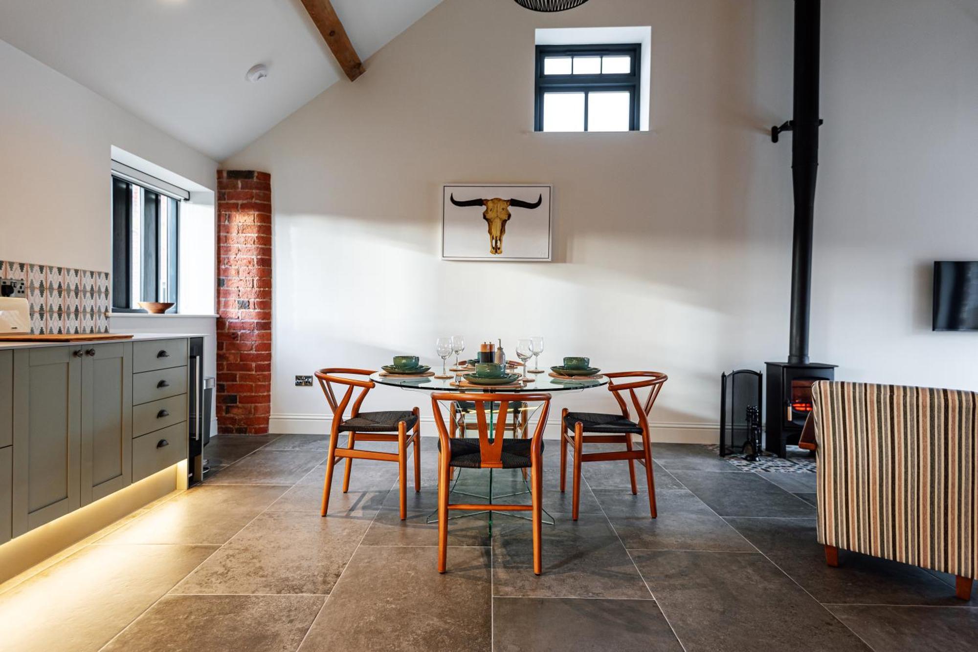 Pigeon House - Unique Barn With Private Garden, Hot Tub And Wood Burner Villa ชรูว์สเบอรี ภายนอก รูปภาพ